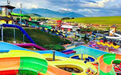 KORBIELÓW 2026 - WAKACYJNY HIT !!! Z wyjazdem do Energylandii, wycieczkami do Wiednia, na Słowację i do aquaparków. Ośrodek z basenem letnim. Kolonia 7-13 lat, obóz 14-18 lat.